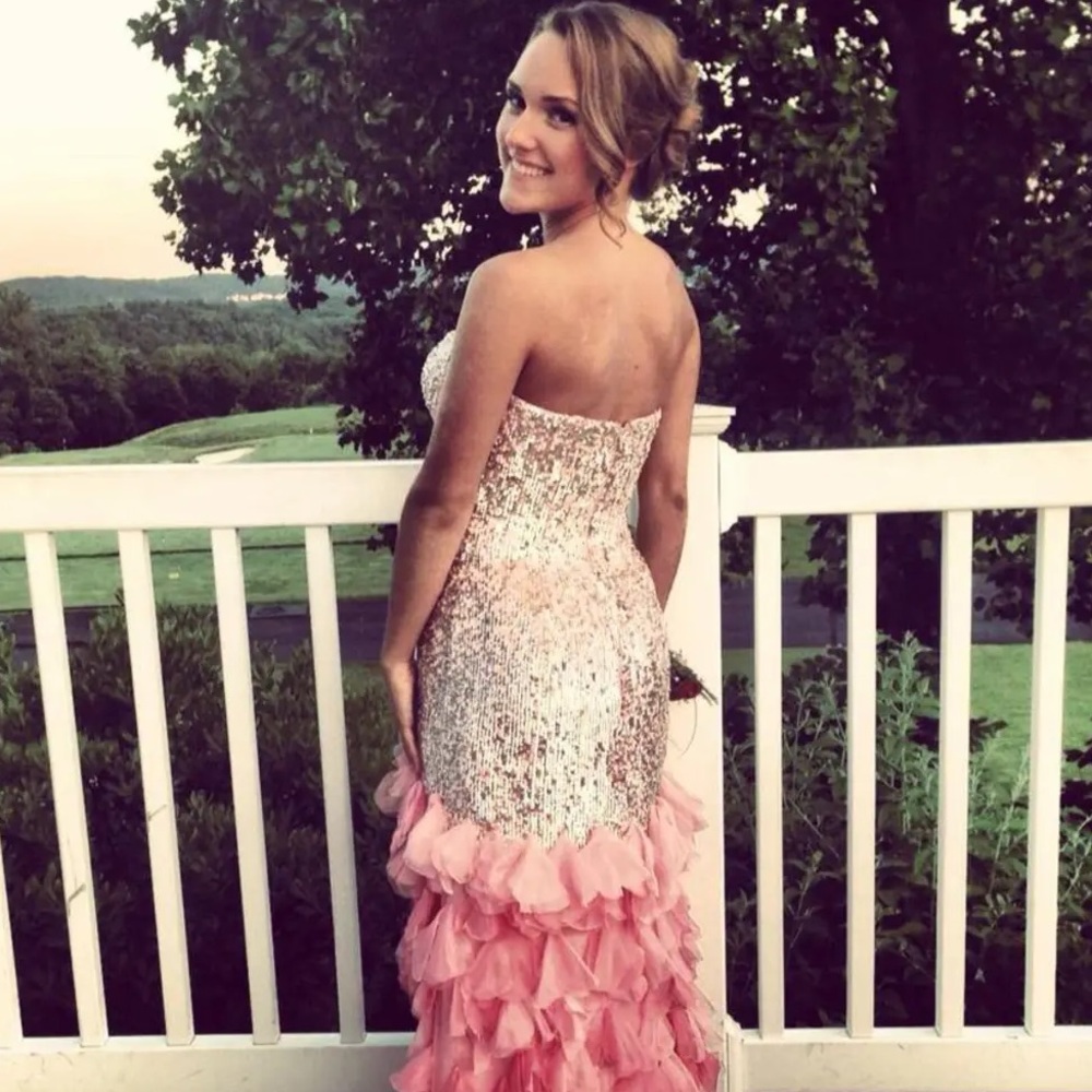Sherri Hill high-low prom dress